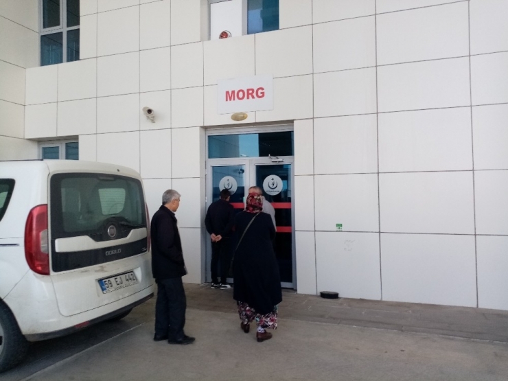 Tuvalette Yaralı Bulundu