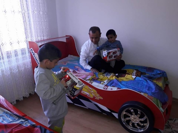 İki Çocuğu Otizmli Olan Aile, Toplumdan Duyarlılık Bekliyor