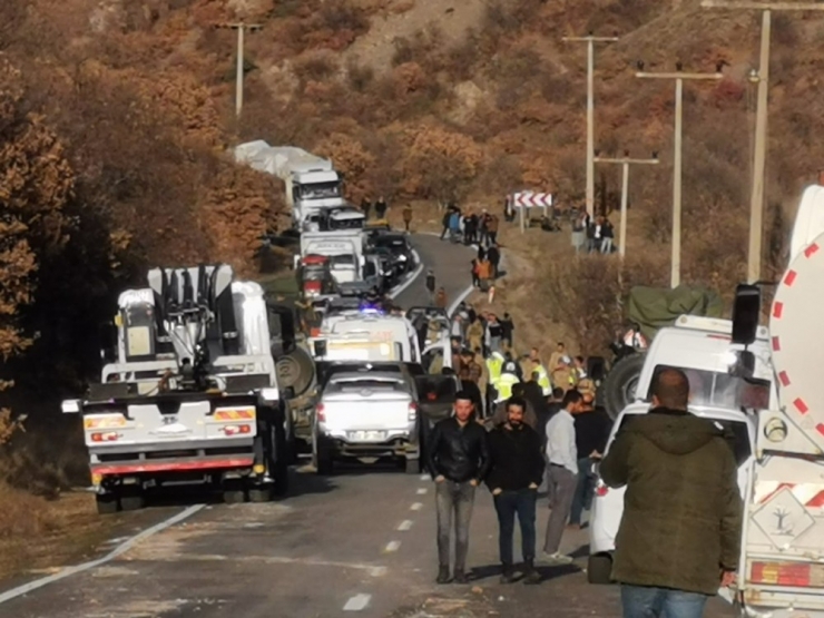 Zırhlı Araç Devrildi: 13 Yaralı