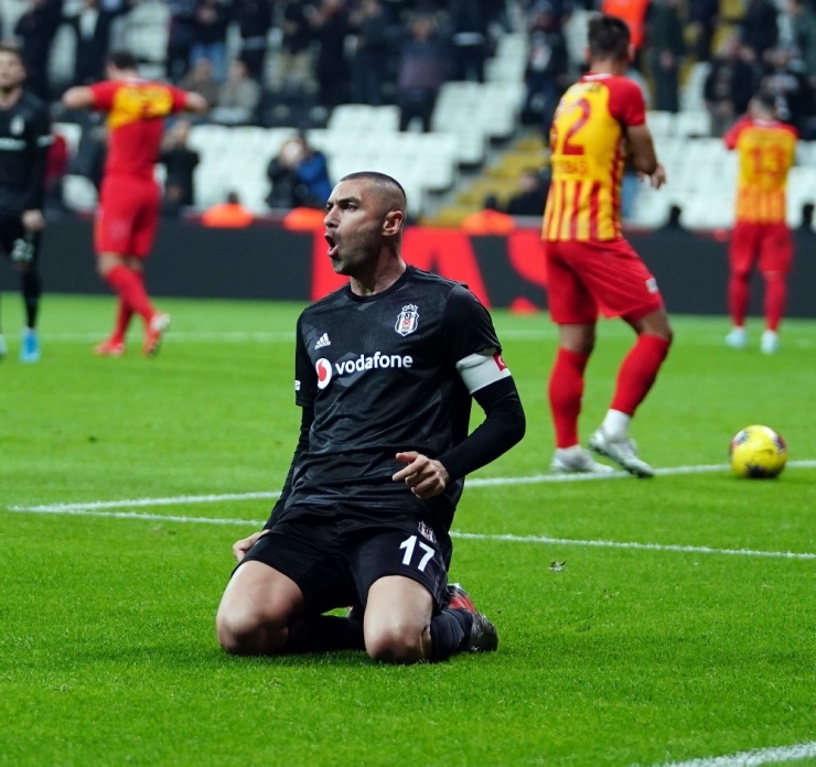 Beşiktaş’ta Burak’a Alternatif Aranıyor