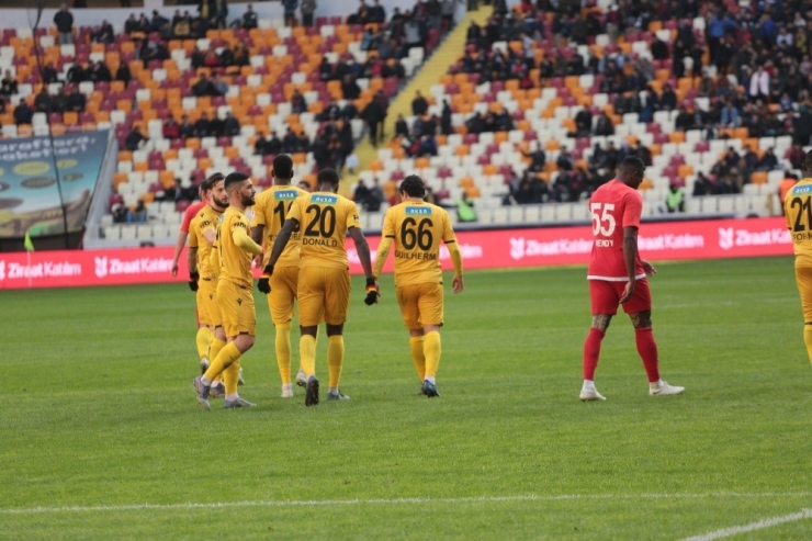 Ziraat Türkiye Kupası: Yeni Malatyaspor: 2 - Keçiörengücü: 0 (İlk Yarı)