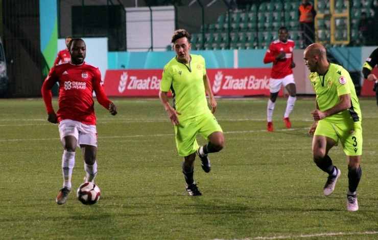 Ziraat Türkiye Kupası: Esenler Erokspor: 0 - Sivasspor: 2 (Maç Sonucu)