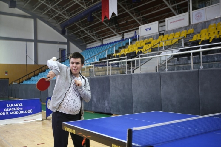 Masa Tenisi Şenliği’nde Raketler Konuştu