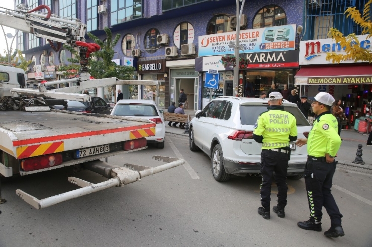 Engelli Park Yerlerine Park Eden Araçlar Çekildi