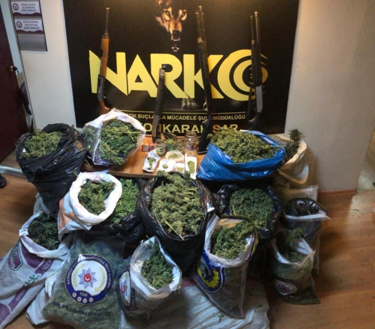 Afyonkarahisar Polisinden Dev Uyuşturucu Operasyonu