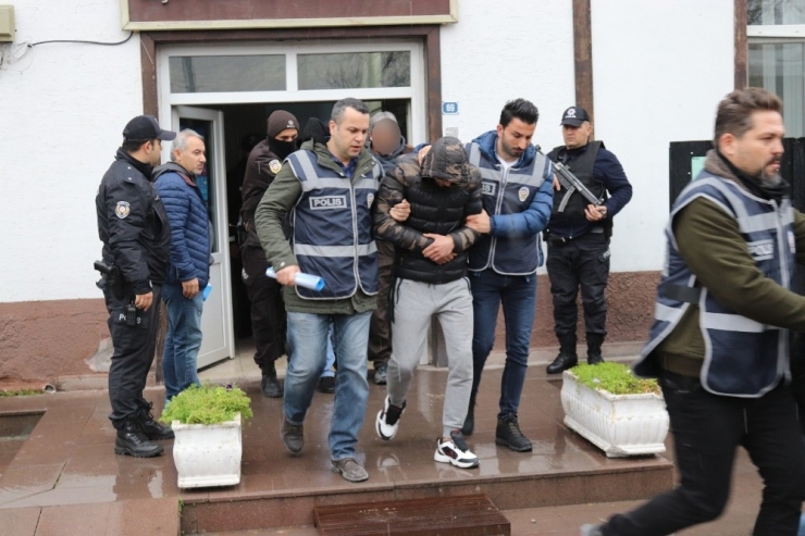 Ankara’da Uyuşturucu Çetesi Çökertildi