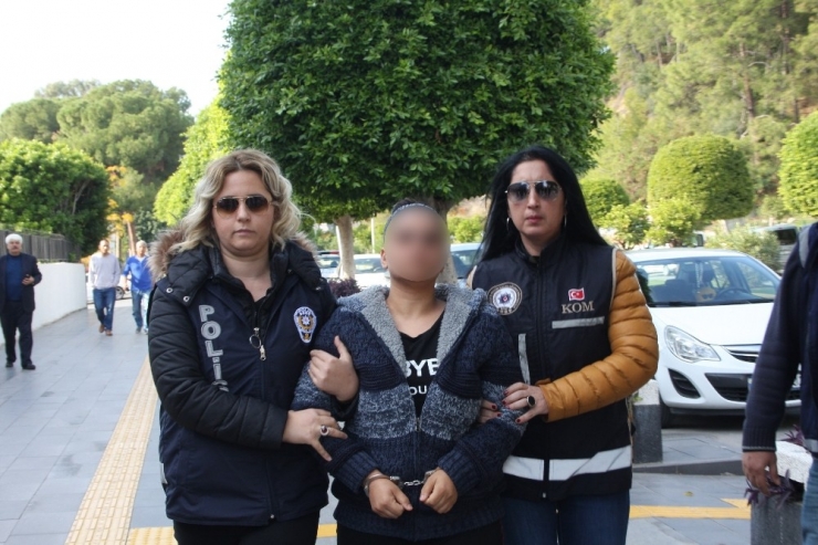 Antalya’da Kanlı İnfazın Katil Zanlısı Ve Azmettiricisi Eş Adliyeye Çıkartıldı