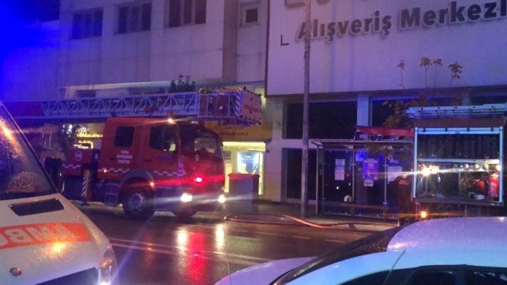 Bursa’da Avm’de Yangın