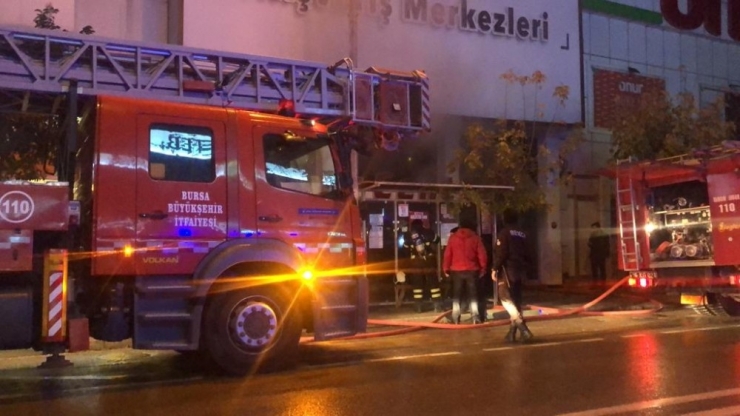 Bursa’da Avm’de Yangın