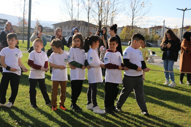 Öğrenciler Akyazı Sgm’de Eğlendi