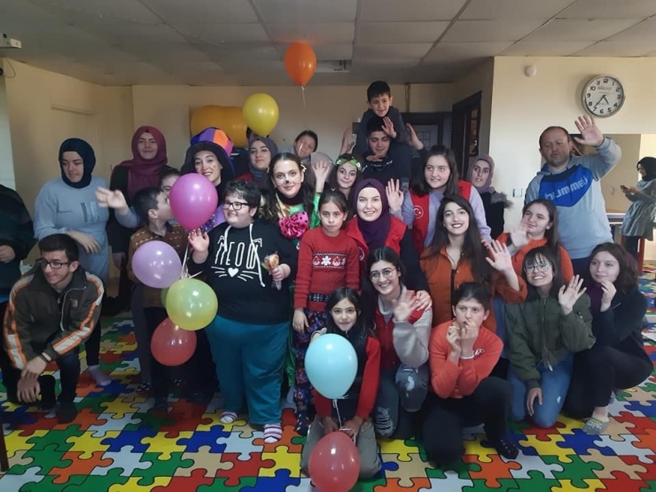 Özel Öğrencilerle ’Mutlu Çarşamba’ Etkinliği