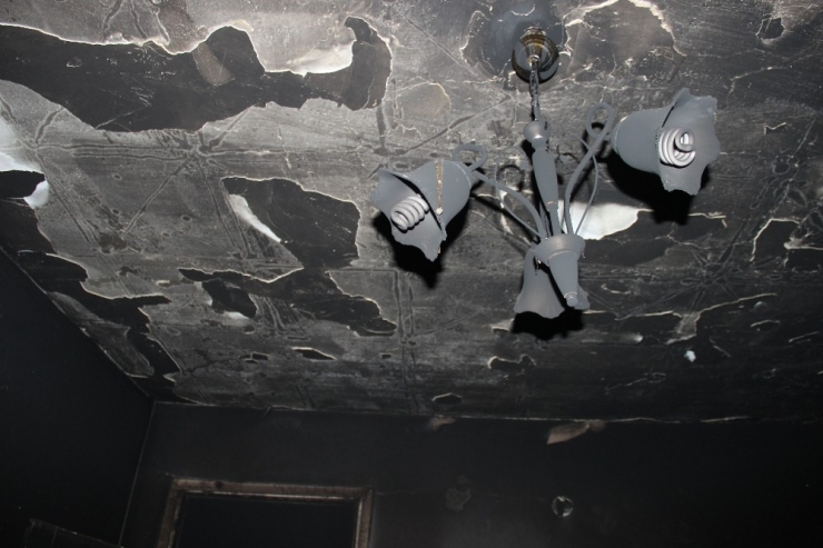 İzmir’de Bir Günde 2 Yangın: 3 Ölü