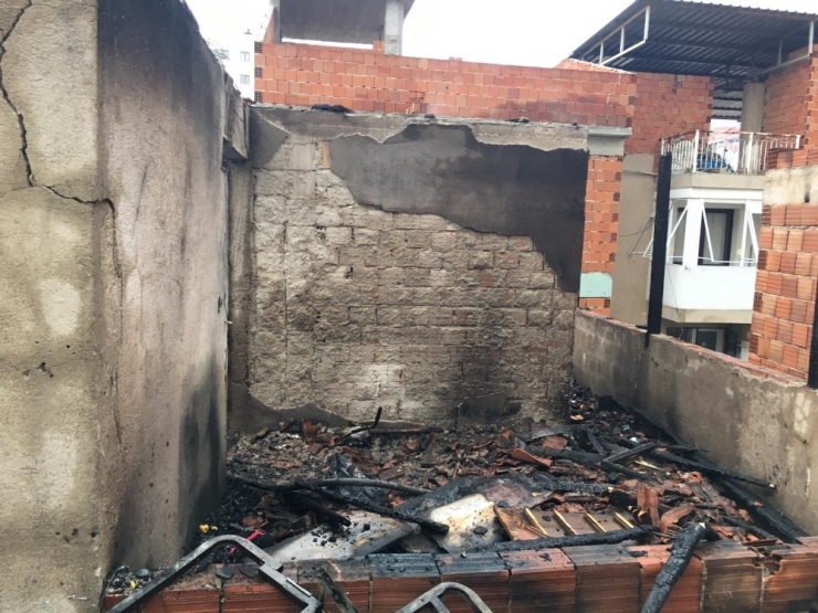 İzmir’de Yangın Paniği: 1 Yaralı