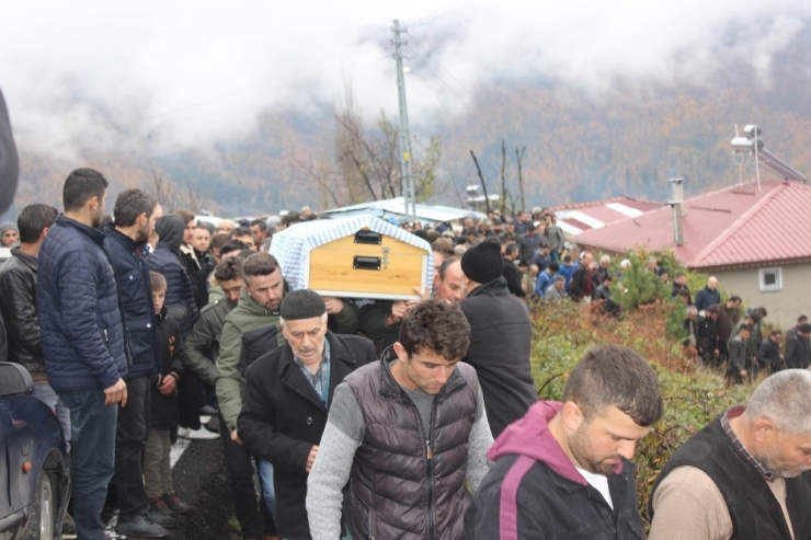 Kastamonu’da Kazada Ölen Aile, Birlikte Toprağa Verildi