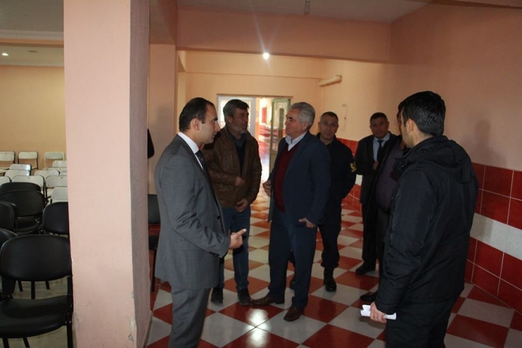 Kaymakam Abbasoğlu, Okul Servisleri Ve Okulun Onarım Yapılacak Bölümlerini Kontrol Etti