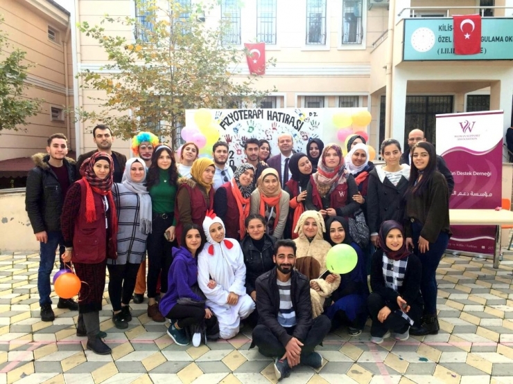 Üniversite Öğrencilerinden Dünya Engelliler Günü Etkinliği