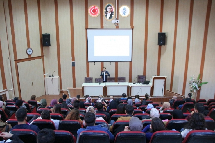 “Özel Gereksinimli Bireyleri Ne Kadar Tanıyoruz" Konferansı