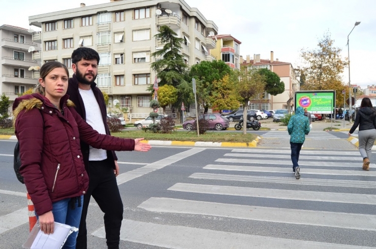 Yaya Geçidinde Otomobil Çarptı: 18 Gündür Yoğun Bakımda