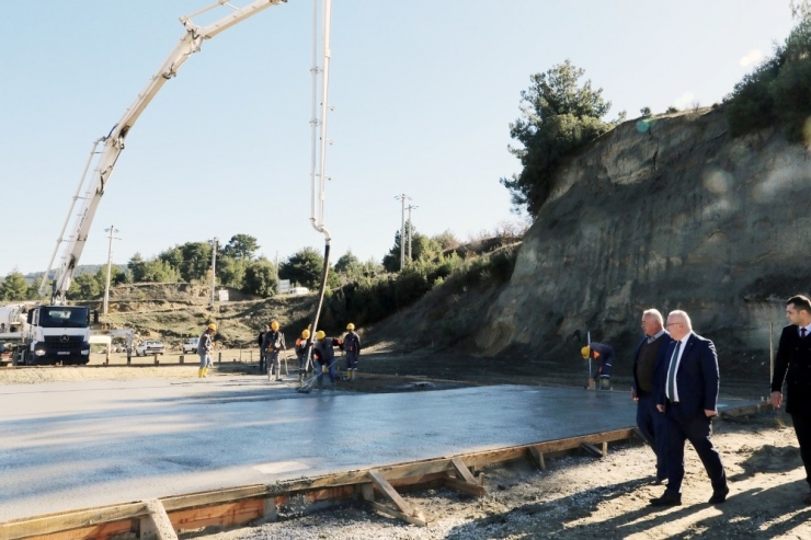 Başkan Gümüş Dokuzçam’a Verdiği Sözü Yerine Getiriyor