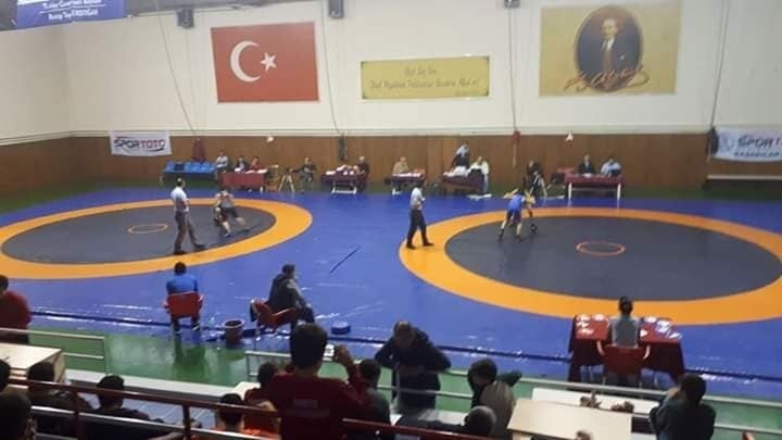 Genç Güreşçilerden Şampiyonluk Sözü