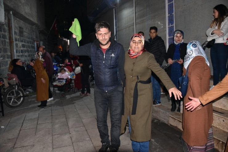 Siverek’te Engelliler 3 Aralık’ı Halayla Kutladı