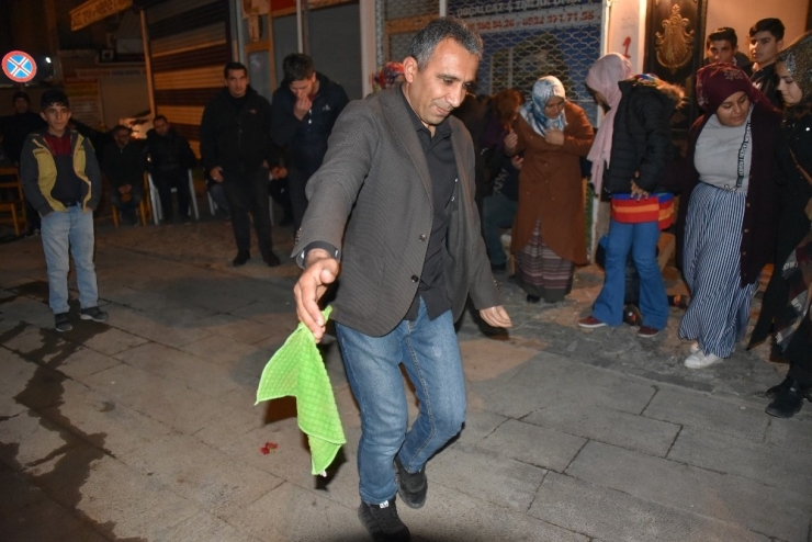 Siverek’te Engelliler 3 Aralık’ı Halayla Kutladı