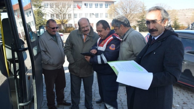 Talas İlçesinde Öğrenci Taşıyan Şoförlere Eğitim Verildi