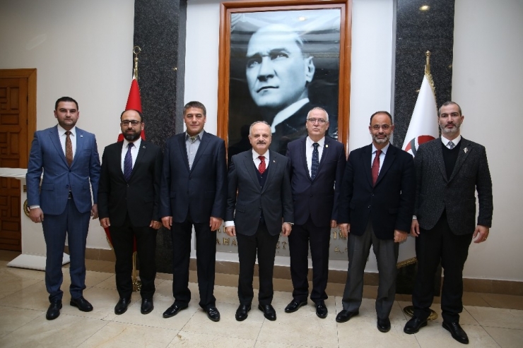 Vali Çakacak, İş Dünyasının Temsilcilerini Kabul Etti