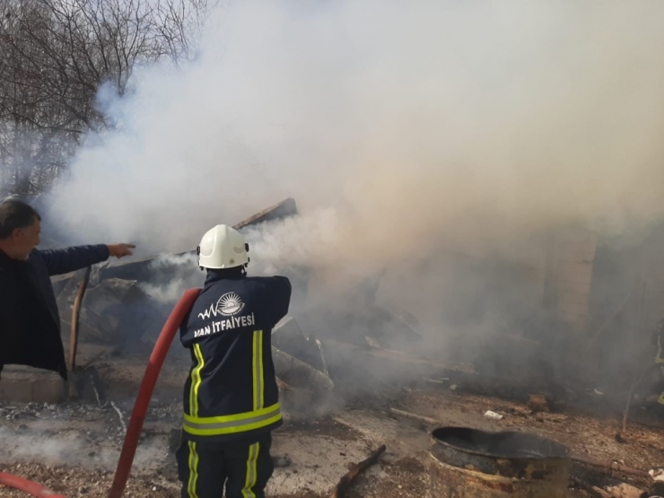 Van’da Ev Yangını