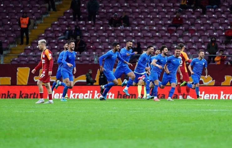 Ziraat Türkiye Kupası: Galatasaray: 0 - Tuzlaspor: 2 (Maç Sonucu)