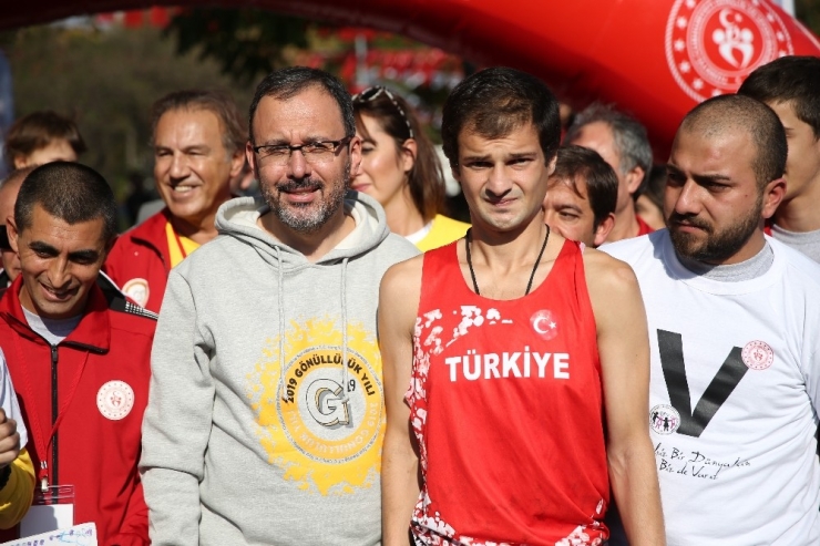 Gençlik Gönül Dağının Zirvesinde