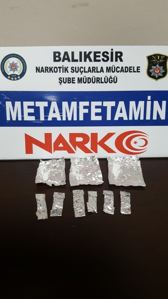 Polis 2 Ayrı Operasyonda 13 Uyuşturucu Satıcısını Yakaladı