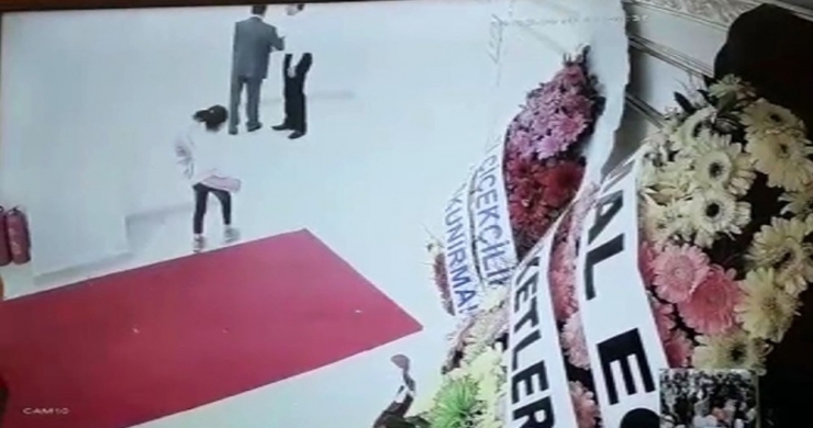 Düğün Salonlarına Dadanan Sahte Garson Düğün Sahiplerinden Bahşiş Topluyor