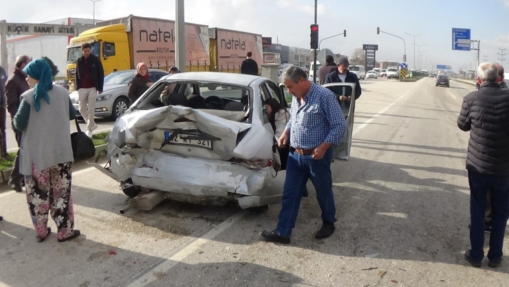 Bursa-ankara Yolunda Zincirleme Kaza: 3 Yaralı