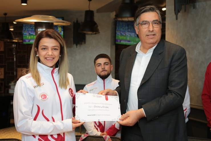 Ataşehirli Sporculardan Kick Boksta Büyük Başarı