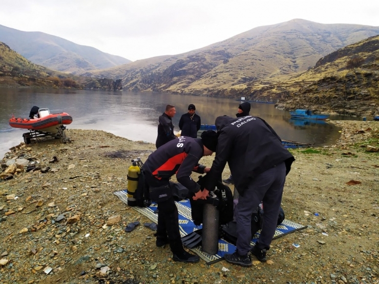Kayıp Sürücü 4 Gündür Nehirde Aranıyor