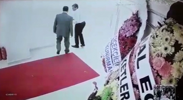 Düğün Salonlarına Dadanan Sahte Garson Düğün Sahiplerinden Bahşiş Topluyor