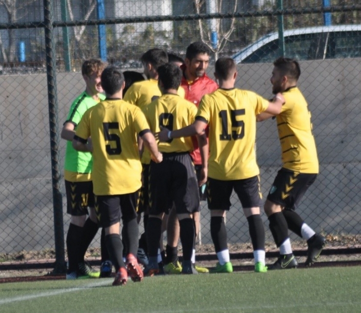 Şampiyonluk Yarışı Kıran Kırana