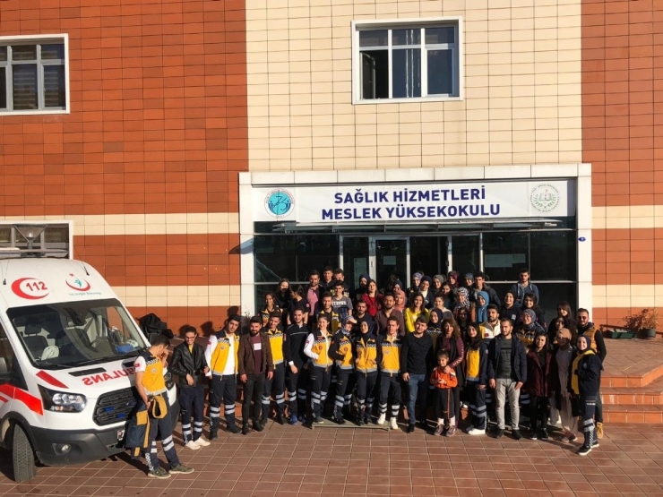 Üniversite De“112 Acil Sağlık Hizmetleri Haftası” Etkinliği Düzenlendi