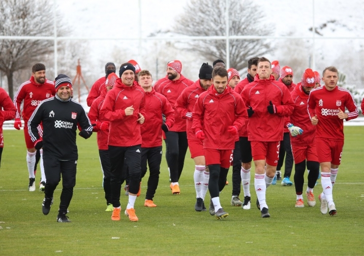 Lider Sivasspor’da Neşeli İdman