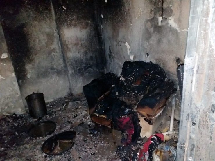 Kendi Evini Yakmak Ve Cinayet İddiasıyla Tutuklandı