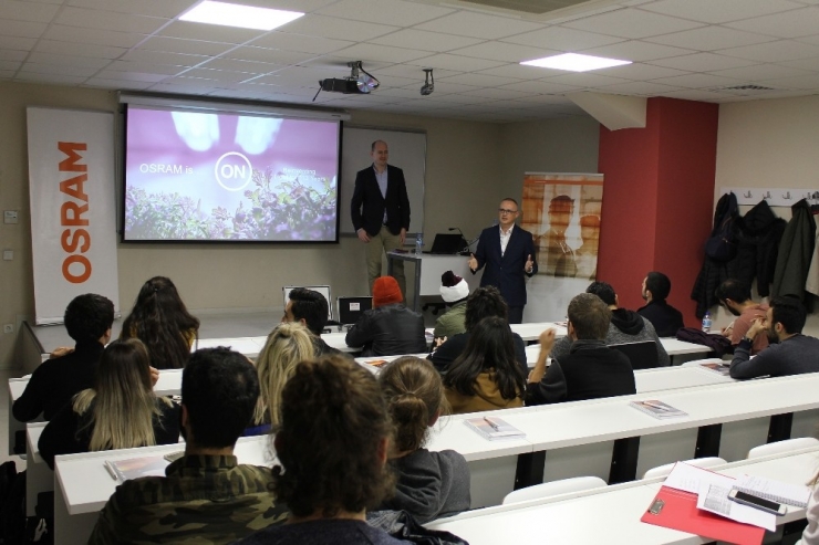 Öğrenciler Aydınlatma Sektöründeki Liderlerle Buluştu