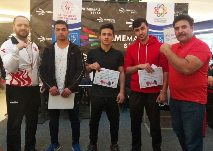 Sivas’ta Bilekler Yarıştı