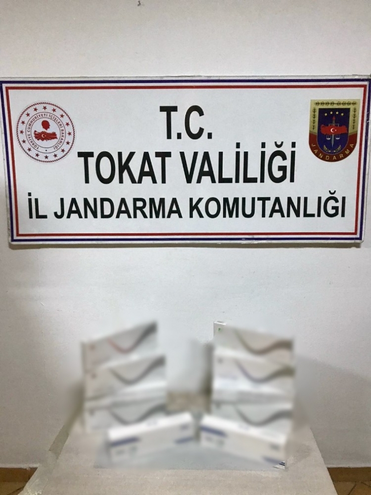 Tır Zulasından 132 Paket Kaçak Sigara Çıktı