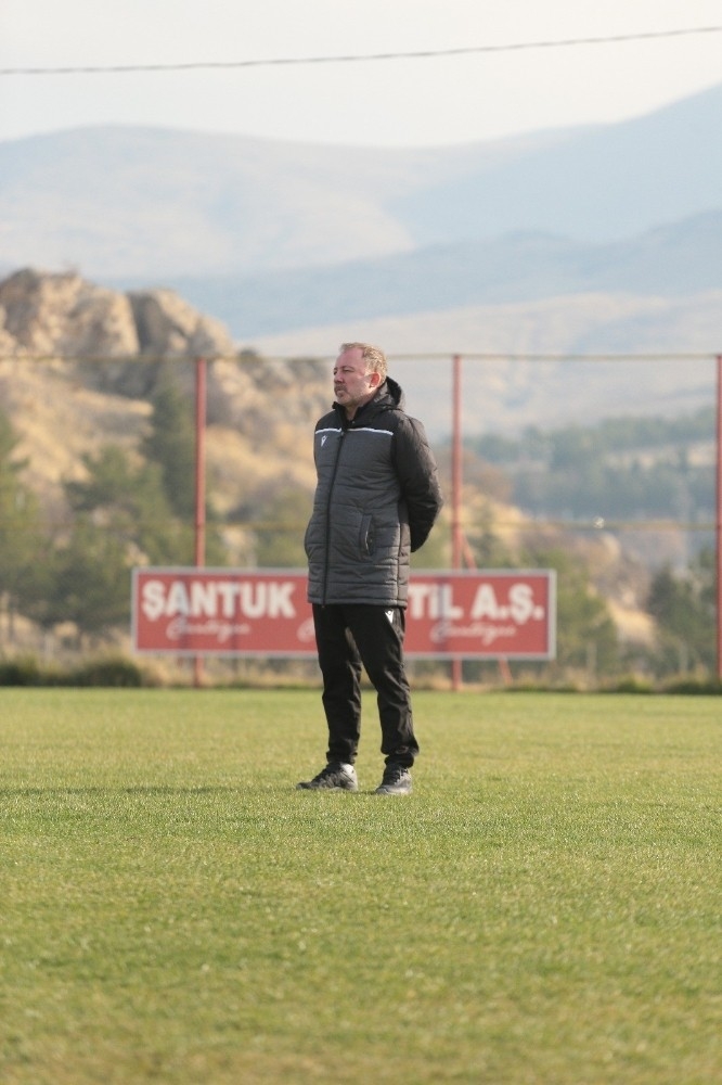 Yeni Malatyaspor’da Kayısı İkramlı Antrenman