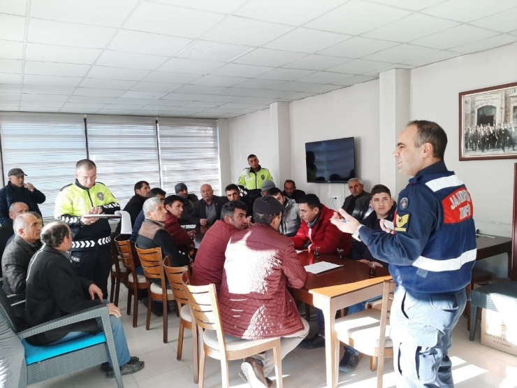 Jandarma Ve Polisten Yolcu Ve Öğrenci Servis Sürücülerine Eğitim Semineri