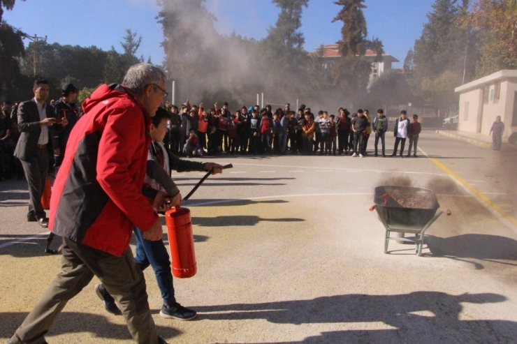 Öğrencilere Yangın Tatbikatı Eğitimi