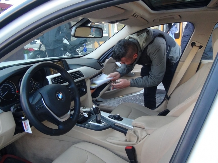 Ünlü Dizi Oyuncusu Taksim’de Polis Kontrolüne Takıldı