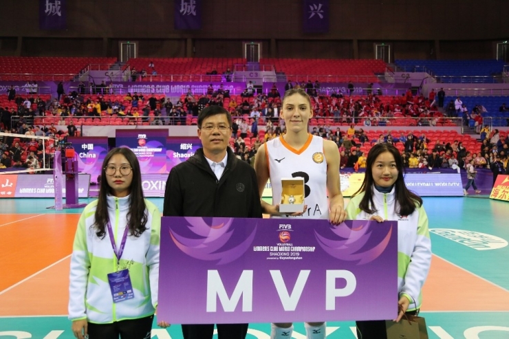 Eczacıbaşı Vitra, Yarı Finalde