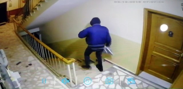 Ayakkabı Hırsızlığı Güvenlik Kamerasına Takıldı